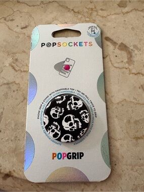 Skull pop socket